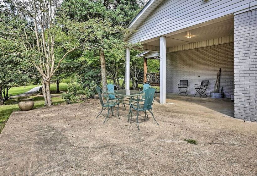 Hike On Site: Classic Cabin Nature Retreat