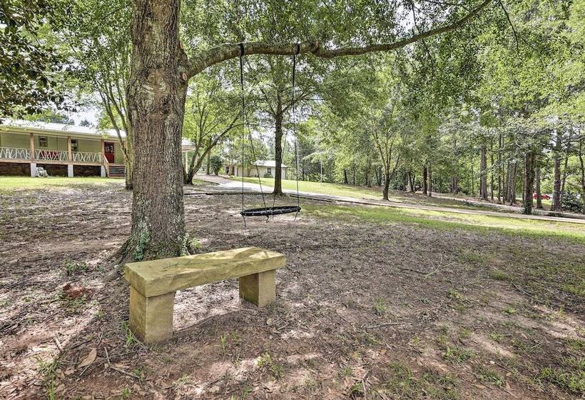 Hike On Site: Classic Cabin Nature Retreat