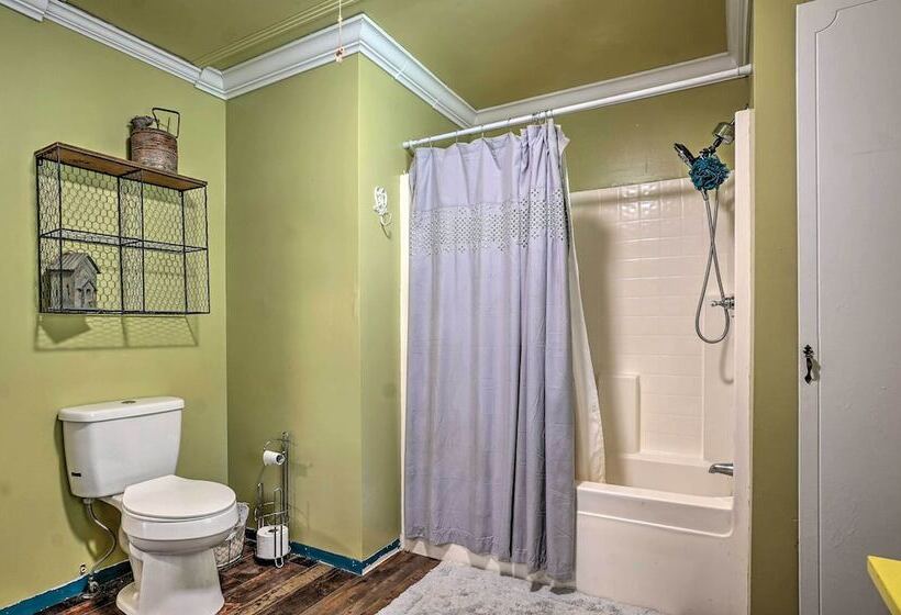 Hike On Site: Classic Cabin Nature Retreat