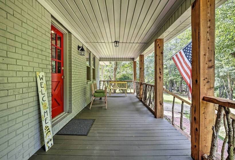 Hike On Site: Classic Cabin Nature Retreat