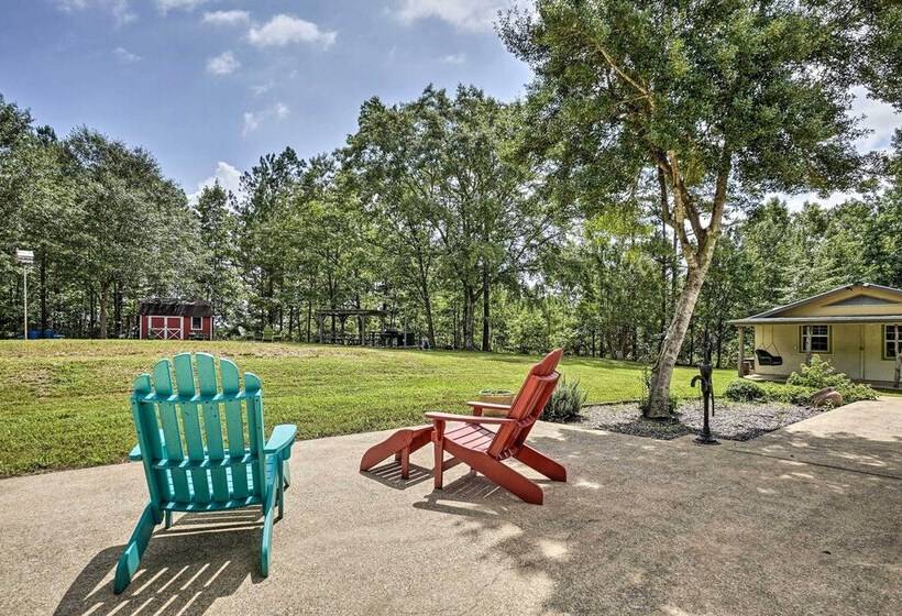 Hike On Site: Classic Cabin Nature Retreat