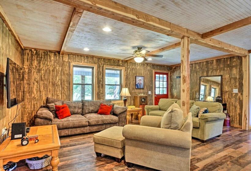 Hike On Site: Classic Cabin Nature Retreat