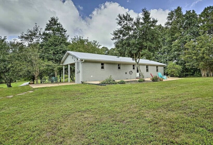 Hike On Site: Classic Cabin Nature Retreat