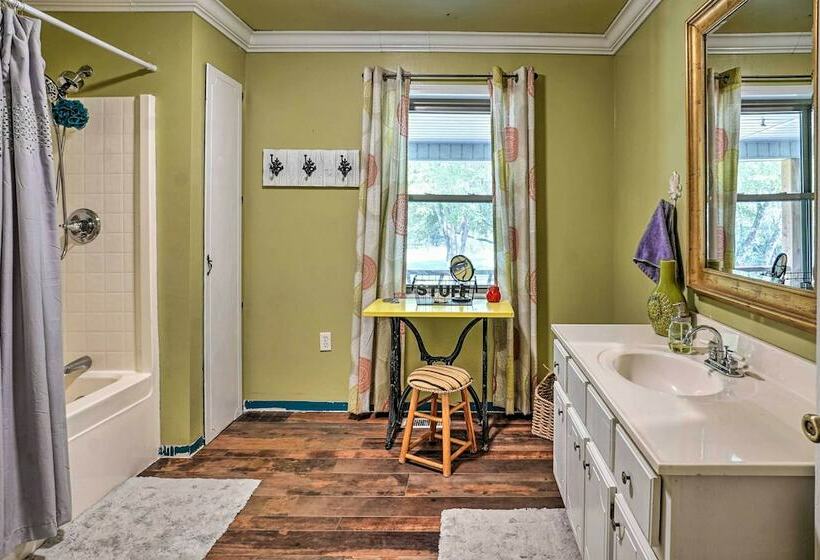 Hike On Site: Classic Cabin Nature Retreat