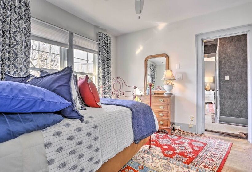 Classic Teaneck Colonial Home With A Modern Touch