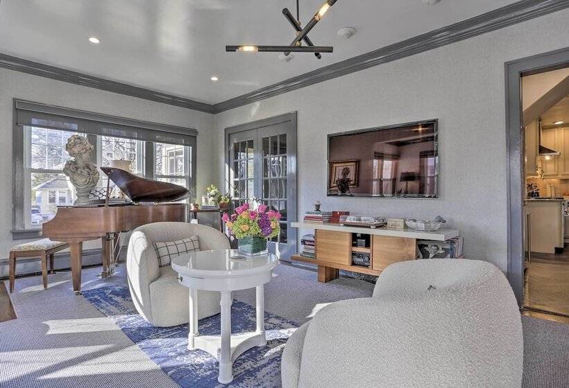 Classic Teaneck Colonial Home With A Modern Touch