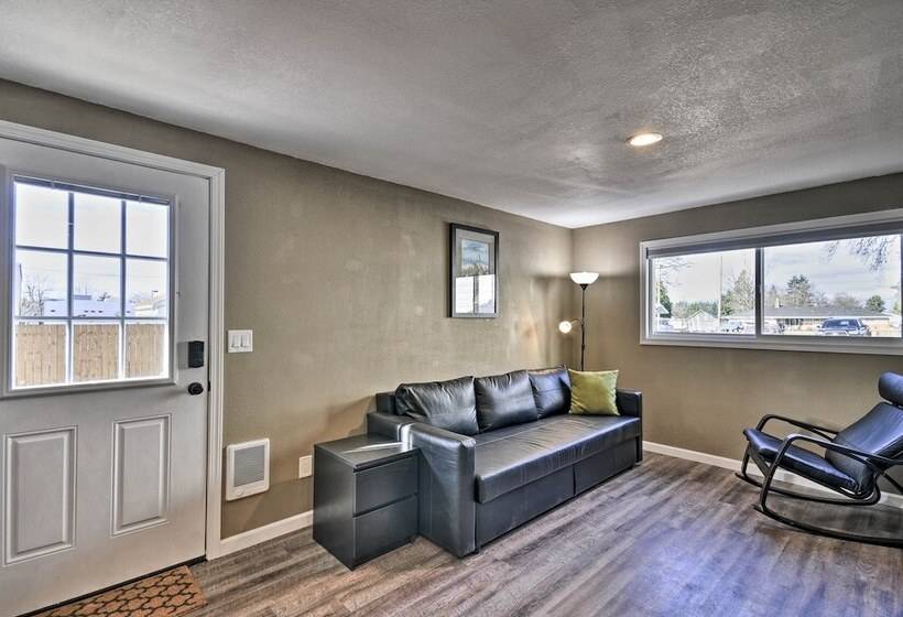 Estacada Home   Near Milo Mciver State Park!