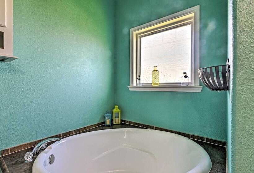 Walk To Crystal Beach: Coastal Home W/ Views!