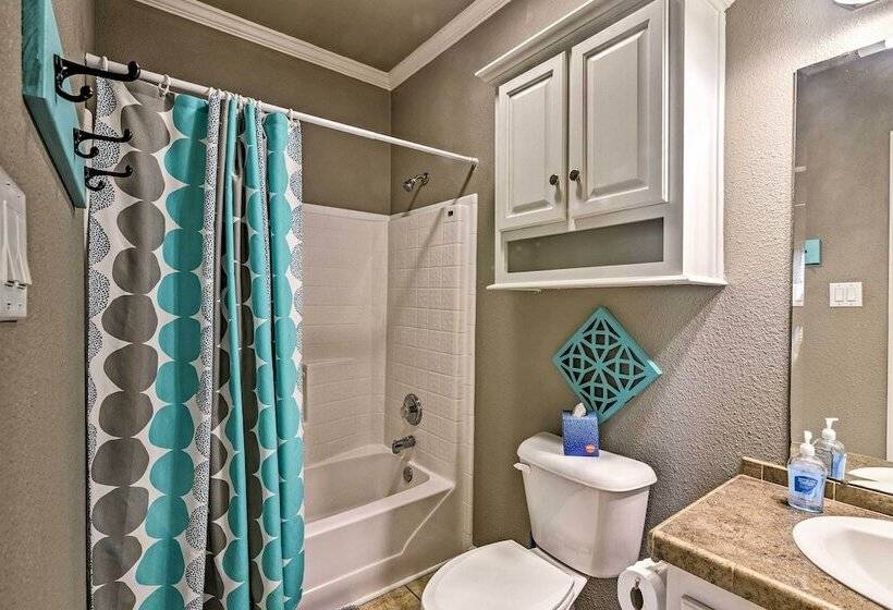 Walk To Crystal Beach: Coastal Home W/ Views!