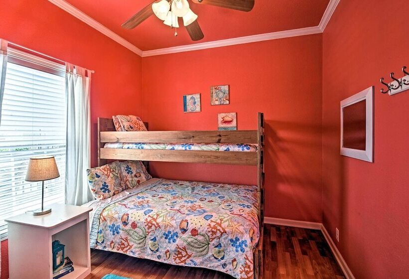 Walk To Crystal Beach: Coastal Home W/ Views!