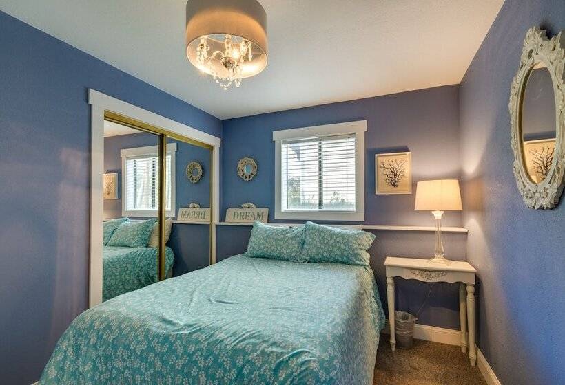 Coastal Tillamook Vacation Rental: Ocean Views!
