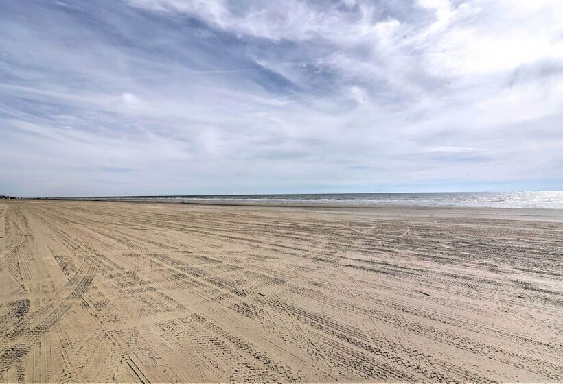 Colorful Crystal Beach Home W/ Ocean View!