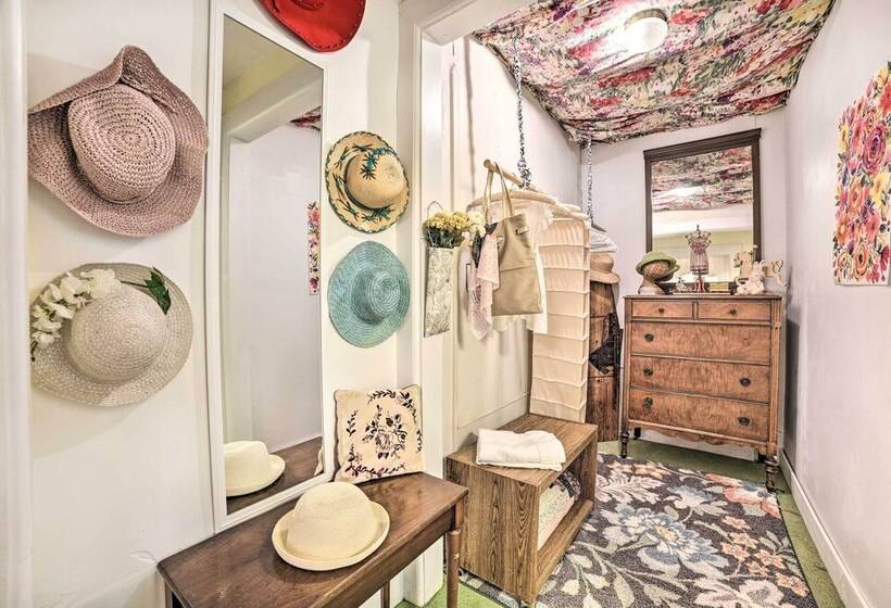 Colorful Lake Huron Home: Near Ferry & Beach!