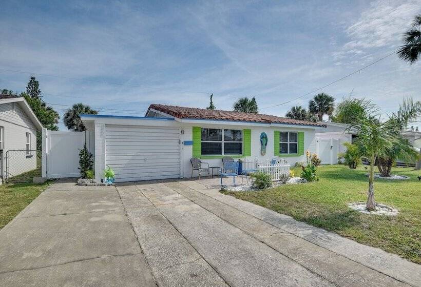 Pet Friendly Ormond Beach Home W/ Fire Pit!