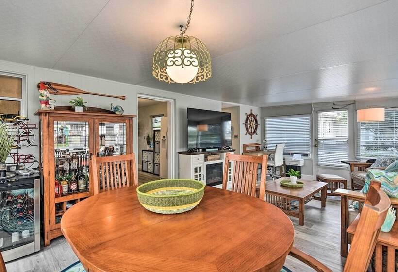 Pet Friendly Ormond Beach Home W/ Fire Pit!