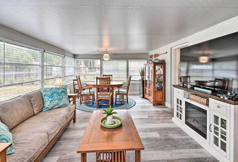 Pet Friendly Ormond Beach Home W/ Fire Pit!