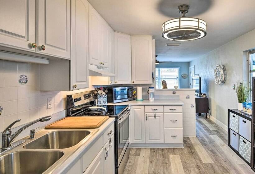 Pet Friendly Ormond Beach Home W/ Fire Pit!