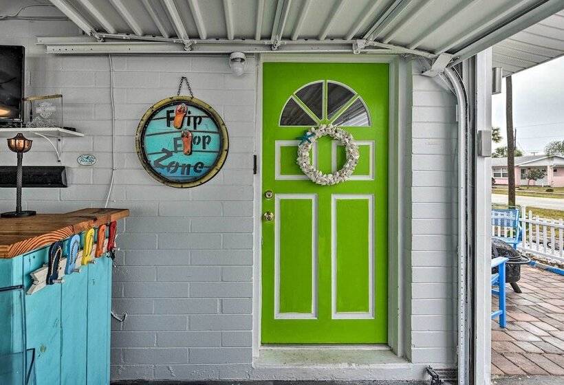 Pet Friendly Ormond Beach Home W/ Fire Pit!