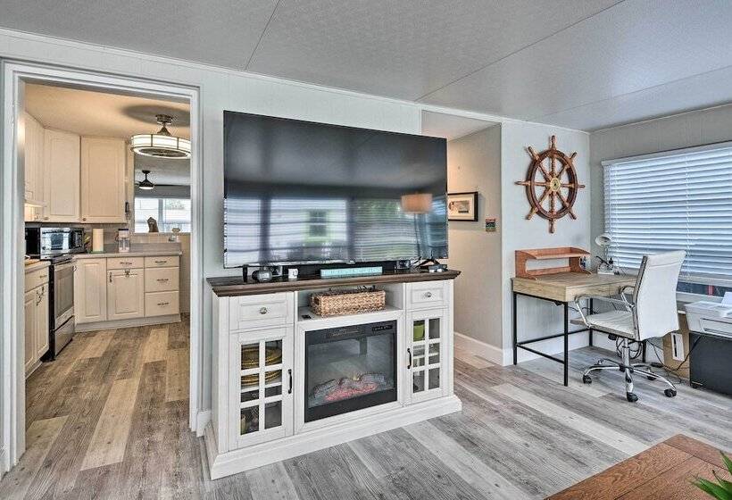 Pet Friendly Ormond Beach Home W/ Fire Pit!