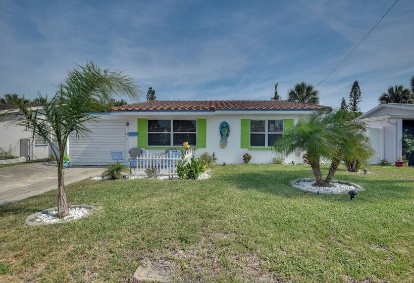 Pet Friendly Ormond Beach Home W/ Fire Pit!