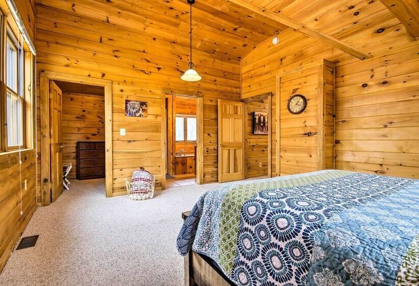 Cozy Log Home: Centrally Located & Pet Friendly!