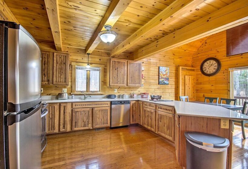 Cozy Log Home: Centrally Located & Pet Friendly!