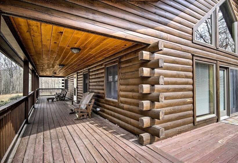 Cozy Log Home: Centrally Located & Pet Friendly!