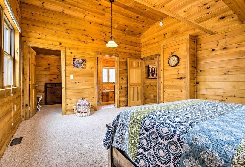 Cozy Log Home: Centrally Located & Pet Friendly!