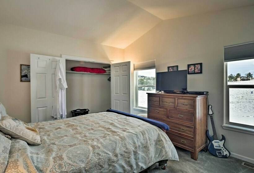 Como Retreat W/ Mountain Views: Near Hiking Trails