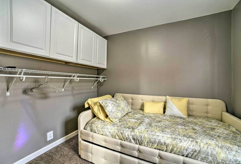 Completely Renovated Escape ~ 1 Mile To Downtown!