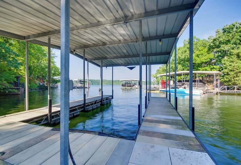 Dock, Boat Slip & View: Lakefront Tan Tar A Home!