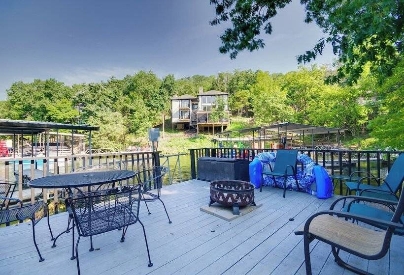 Dock, Boat Slip & View: Lakefront Tan Tar A Home!