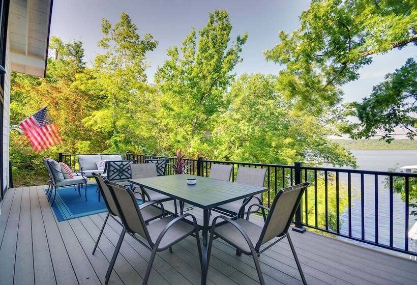 Dock, Boat Slip & View: Lakefront Tan Tar A Home!