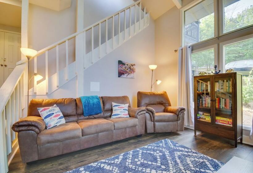 Dock, Boat Slip & View: Lakefront Tan Tar A Home!