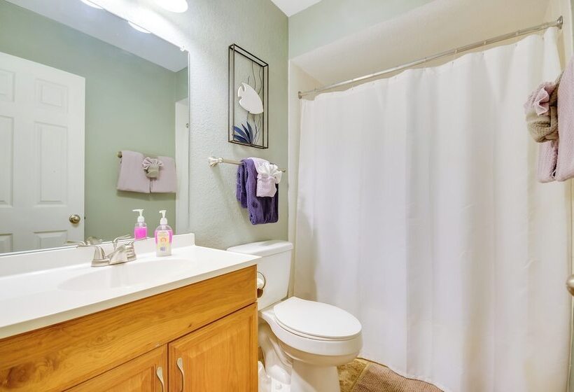 Dock, Boat Slip & View: Lakefront Tan Tar A Home!