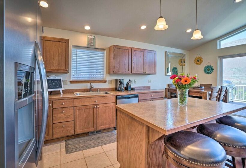 Coulee City Home W/ Mtn Views   Steps To Blue Lake