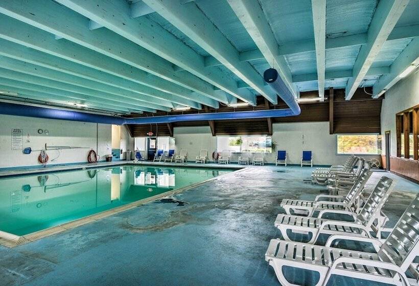 Cozy Alpine Lake Cabin W/ Pool & Lake Access!