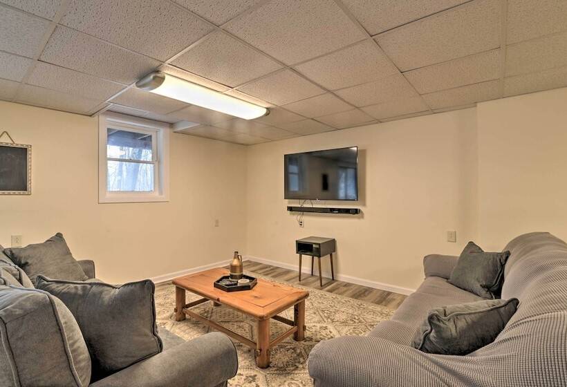 Cozy Alpine Lake Cabin W/ Pool & Lake Access!