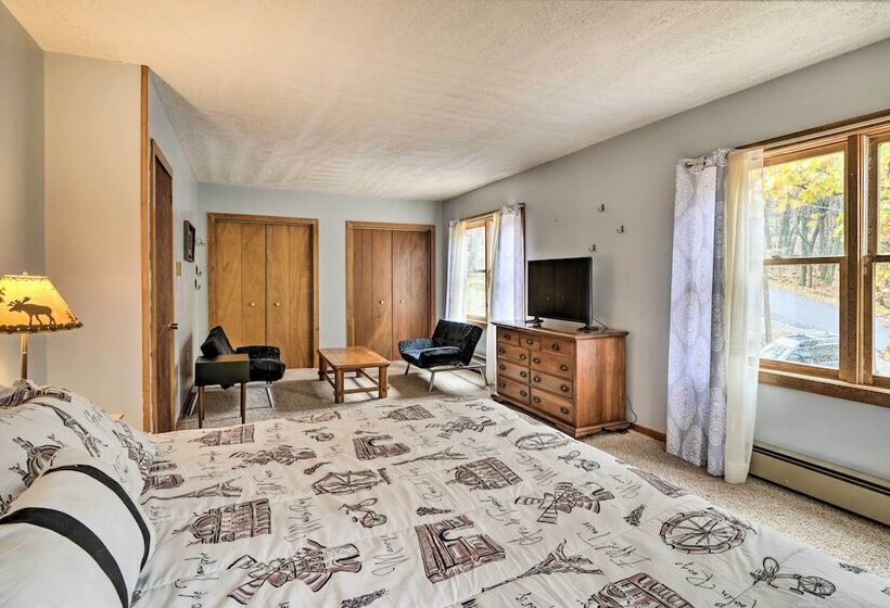 Cozy Alpine Lake Cabin W/ Pool & Lake Access!