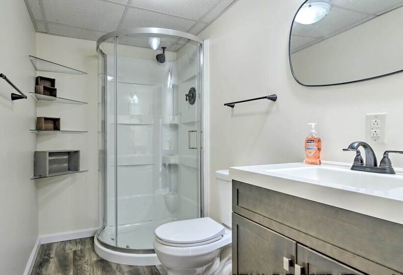 Cozy Alpine Lake Cabin W/ Pool & Lake Access!