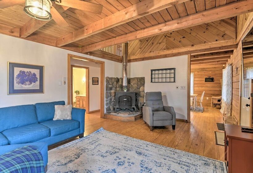 Cozy Alpine Lake Cabin W/ Pool & Lake Access!