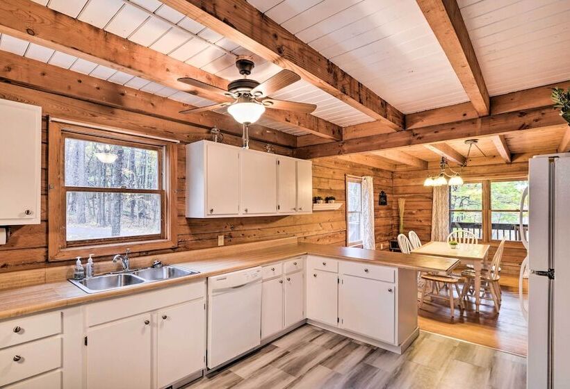 Cozy Alpine Lake Cabin W/ Pool & Lake Access!