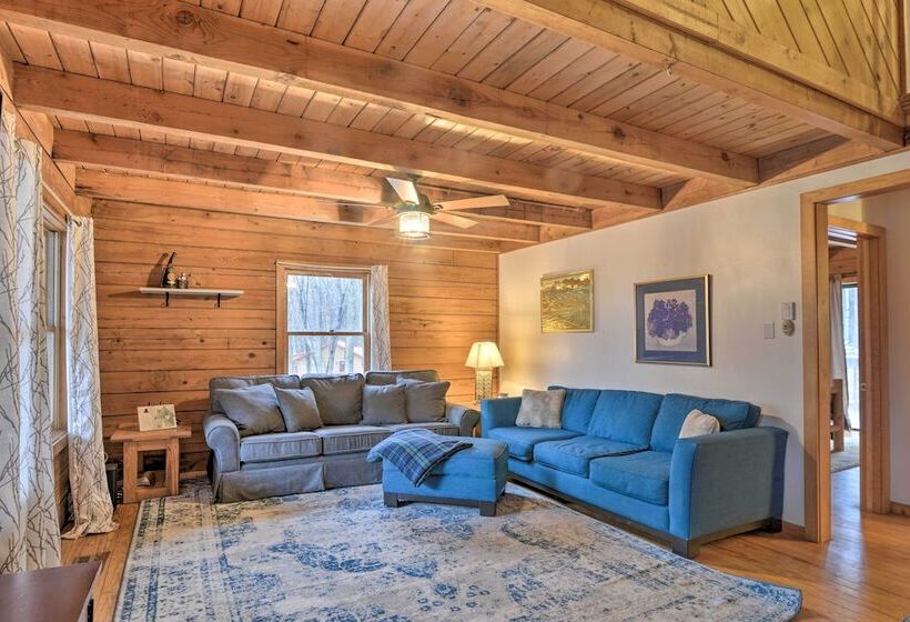 Cozy Alpine Lake Cabin W/ Pool & Lake Access!
