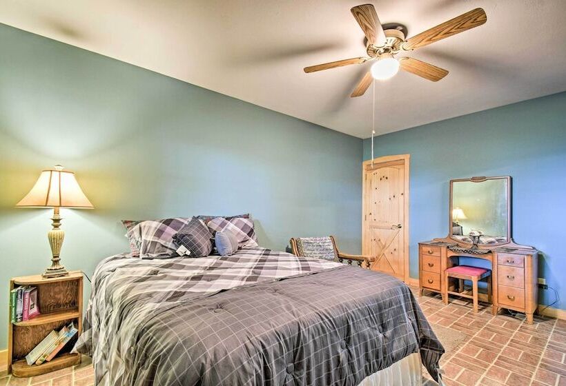 Cozy Amish Country Cabin On Shipshewana Lake!