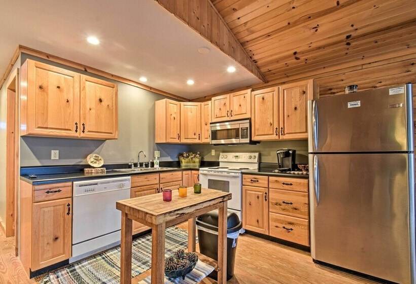 Cozy Amish Country Cabin On Shipshewana Lake!