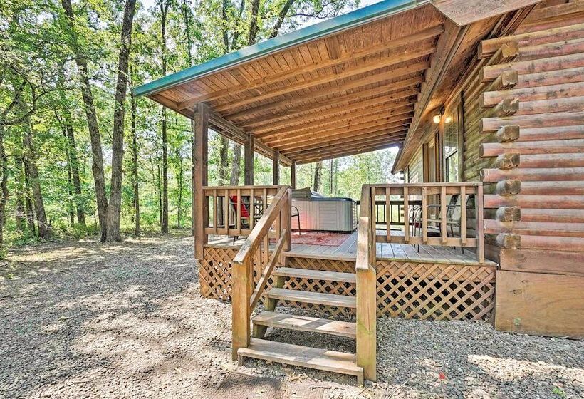 Cozy Broken Bow Cabin W/ Hot Tub & 2 Porches!