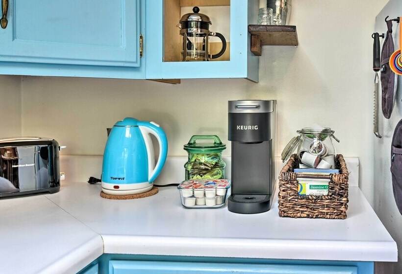 Cozy California Abode Near Malibu Beaches!