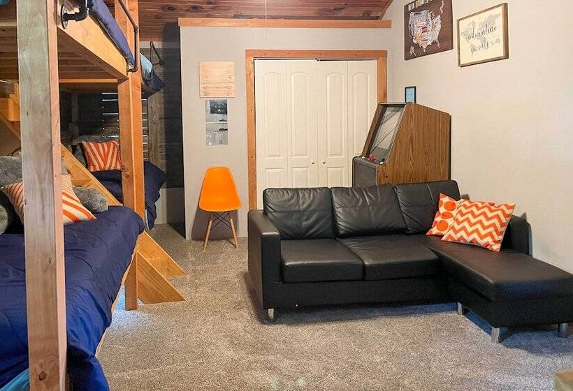 Dock & Fire Pit: Lakefront Cedar Creek Home!