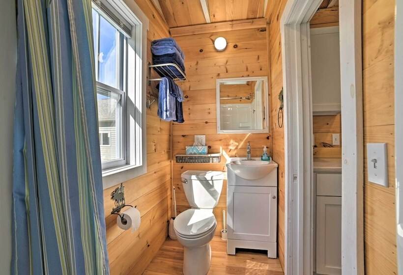 Cozy Cedarville Cottage Walk To Lake Huron!