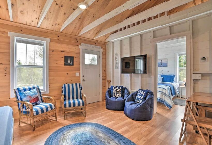 Cozy Cedarville Cottage Walk To Lake Huron!